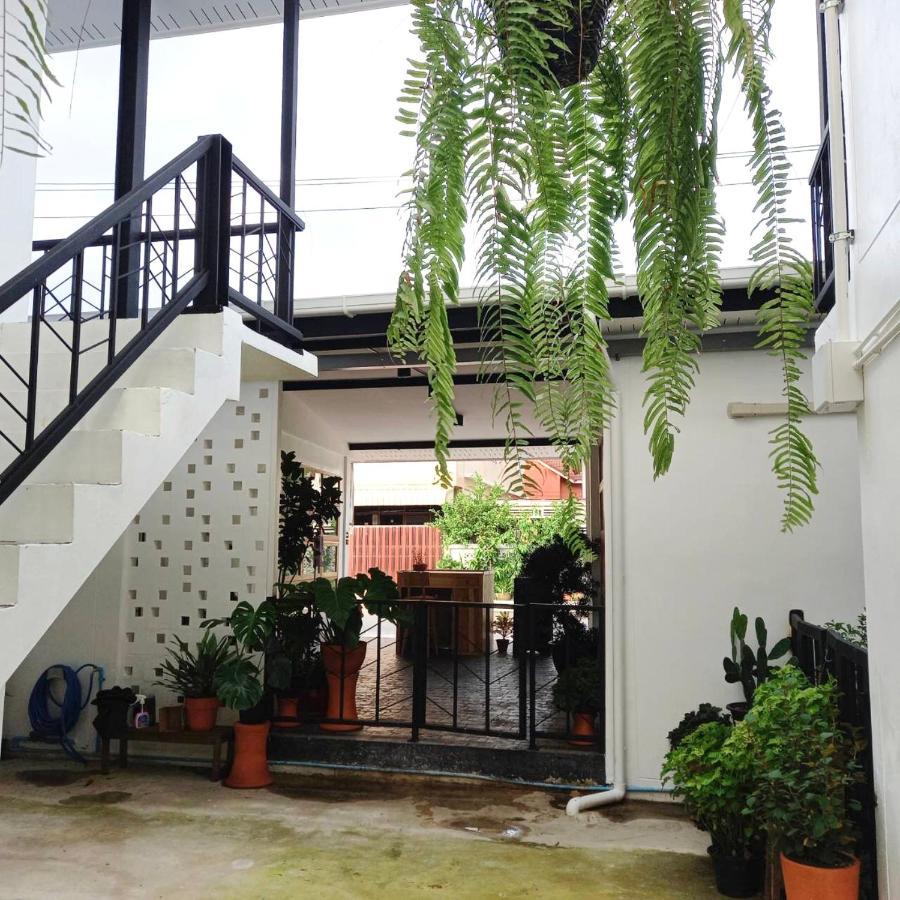Sleep Sleep Suanphak Hotel Bangkok Luaran gambar