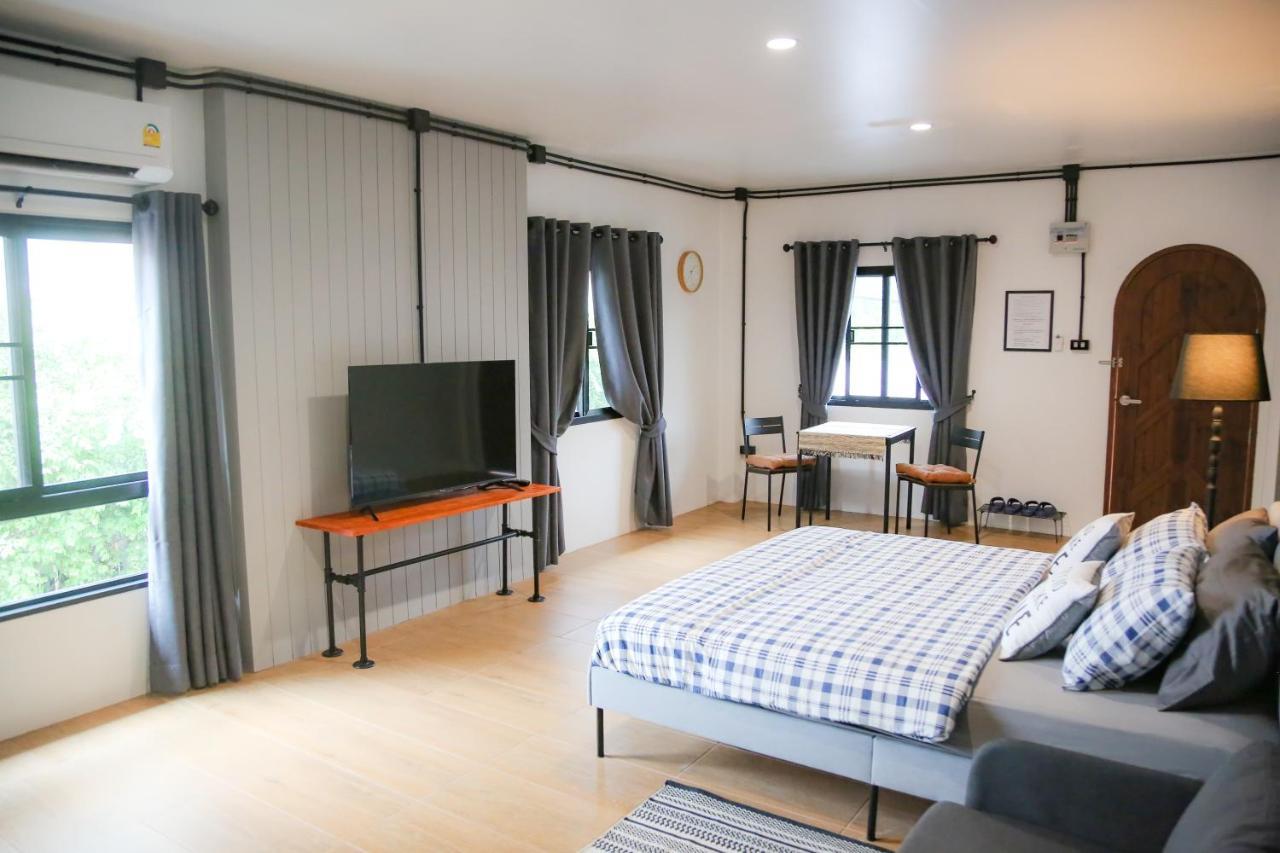 Sleep Sleep Suanphak Hotel Bangkok Luaran gambar